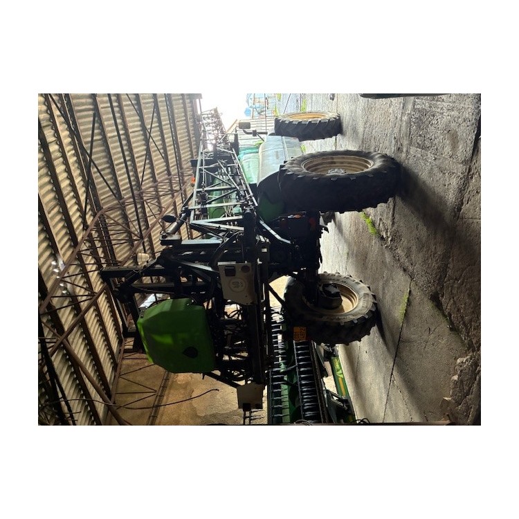 Samojízdný postřikovač TECNOMA LASER 4240