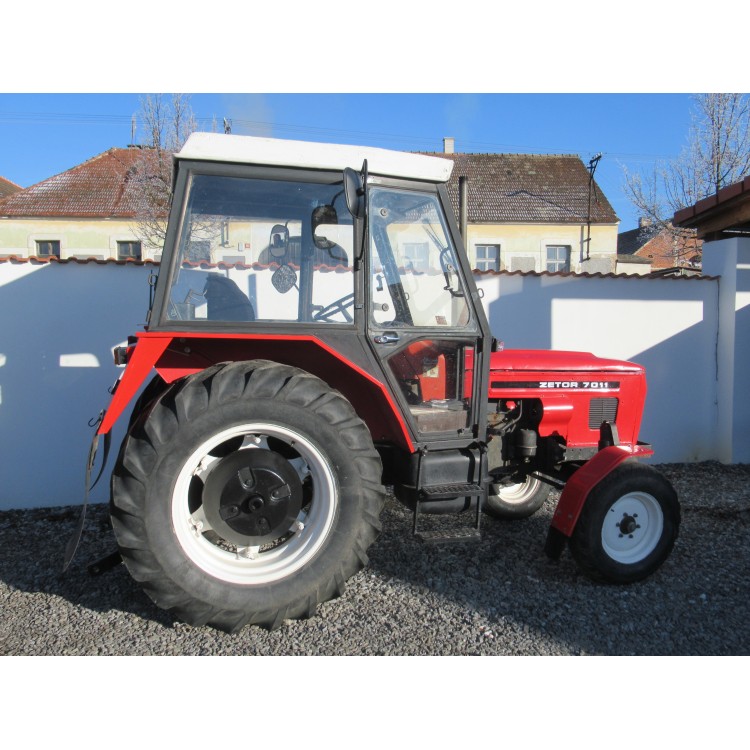 Traktor Zetor 7011