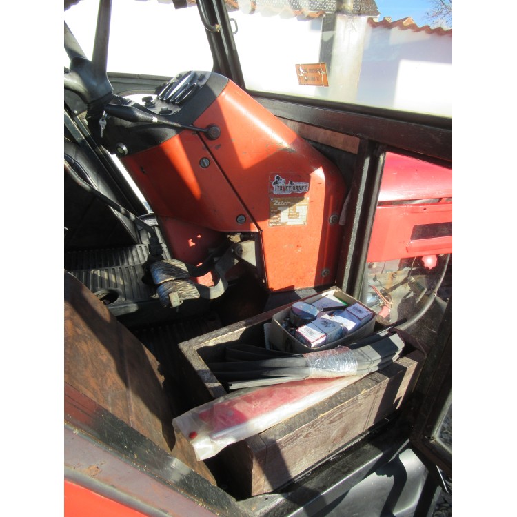 Traktor Zetor 7011