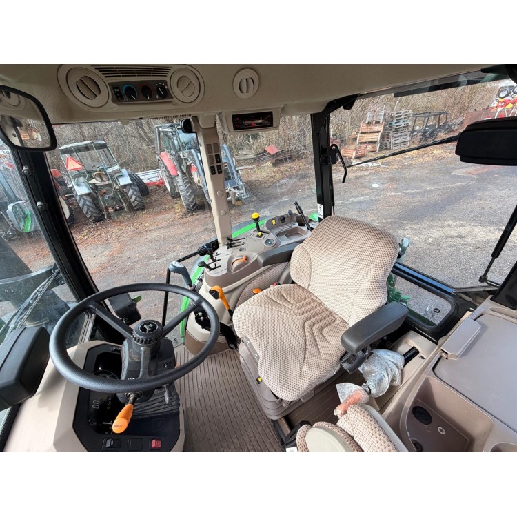 Traktor John Deere 5100M