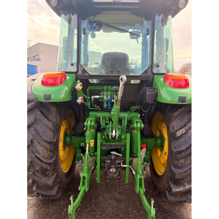 Traktor John Deere 5100M