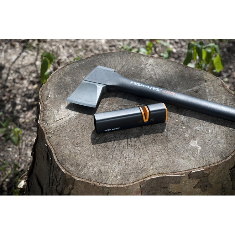 FISKARS 1000601 Ostřič seker a nožů XSHARP