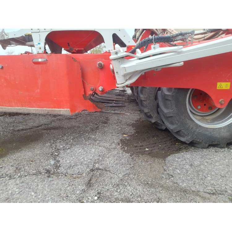 Secí stroj Pöttinger Terrasem C6