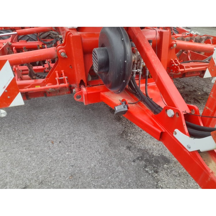 Secí stroj Pöttinger Terrasem C6