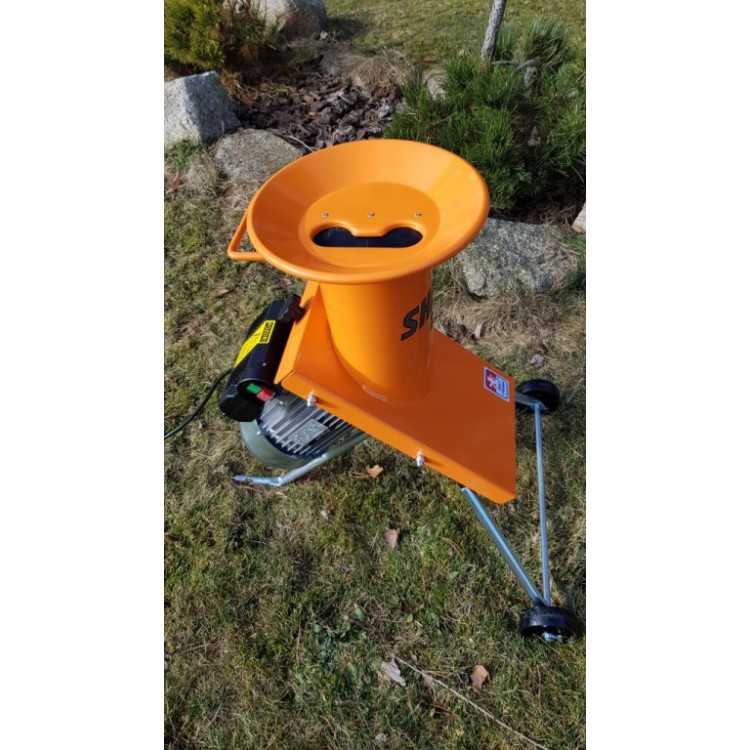SHARK 2,2 - drtič zahradního odpadu 2,2 kW