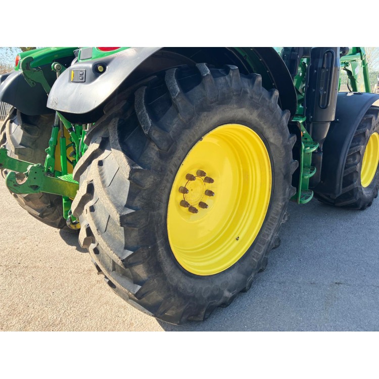 Traktor John Deere 6130R+623R