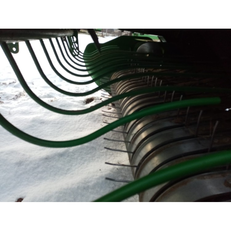 Lis na kulaté balíky John Deere F440E