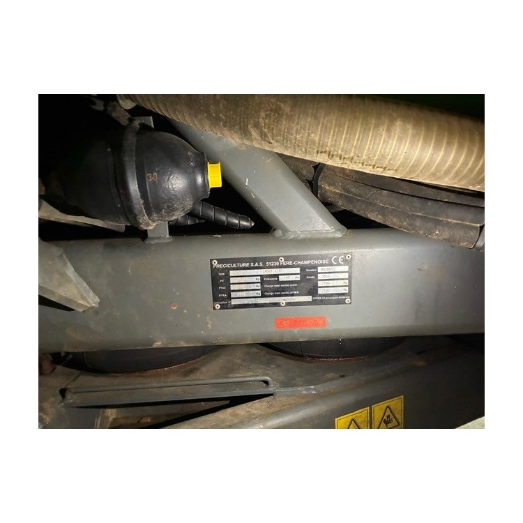 Samojízdný postřikovač TECNOMA LASER 4240