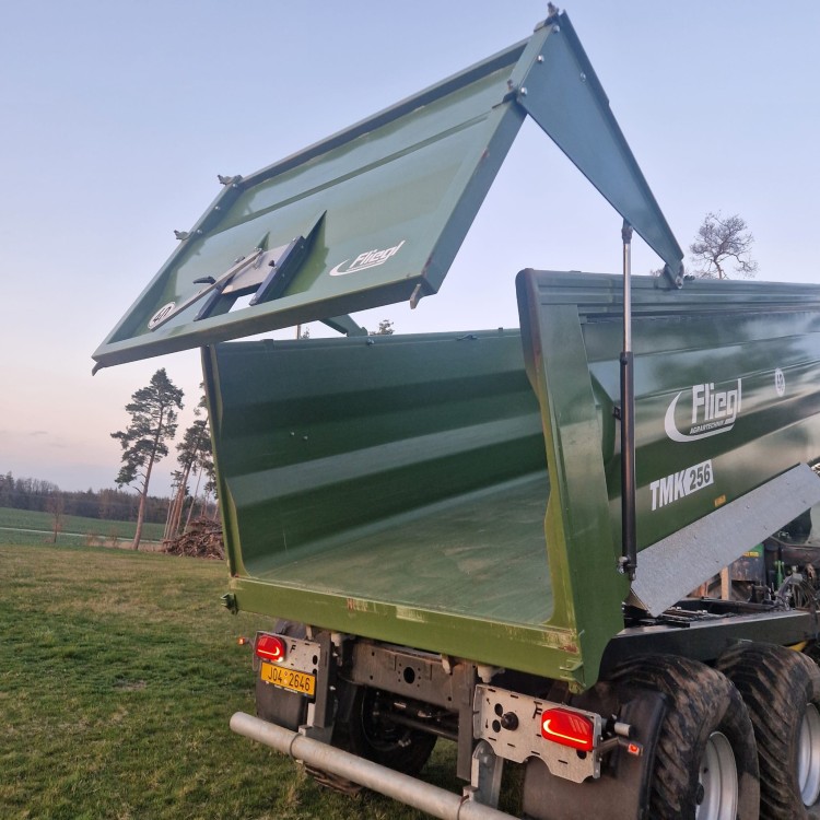 Návěs Fliegl TMK 256