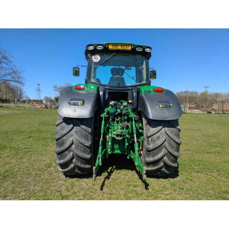 Traktor John Deere 6210R