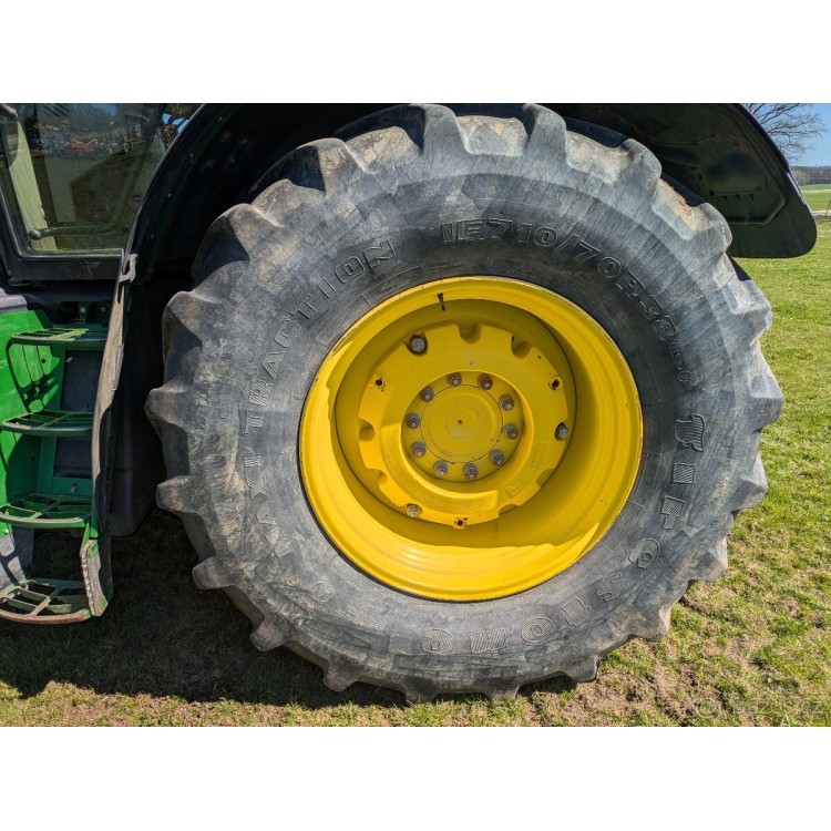 Traktor John Deere 6210R