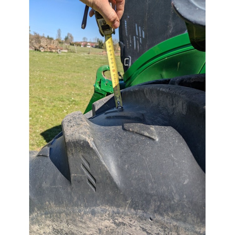 Traktor John Deere 6210R