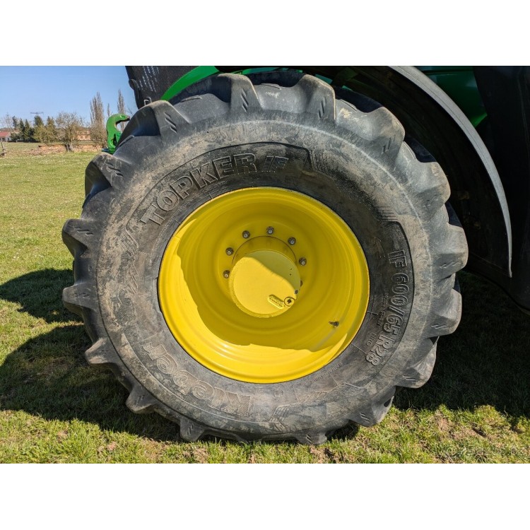 Traktor John Deere 6210R