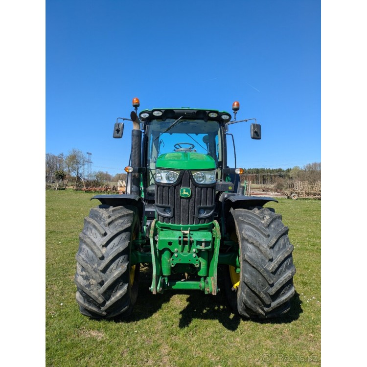 Traktor John Deere 6210R