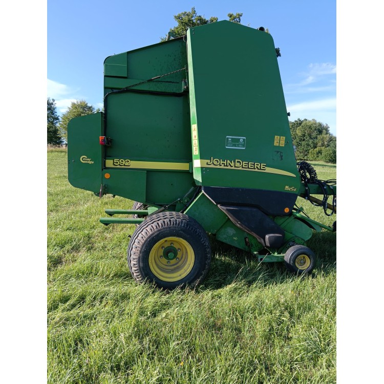 JOHN DEERE 592