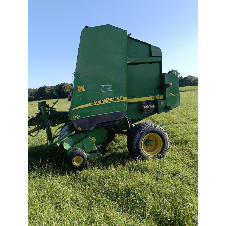 JOHN DEERE 592