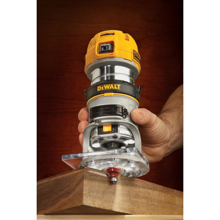 DEWALT D26200 pěstní frézka (6 - 8 mm) - 900 W