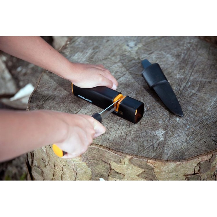 FISKARS 1000601 Ostřič seker a nožů XSHARP