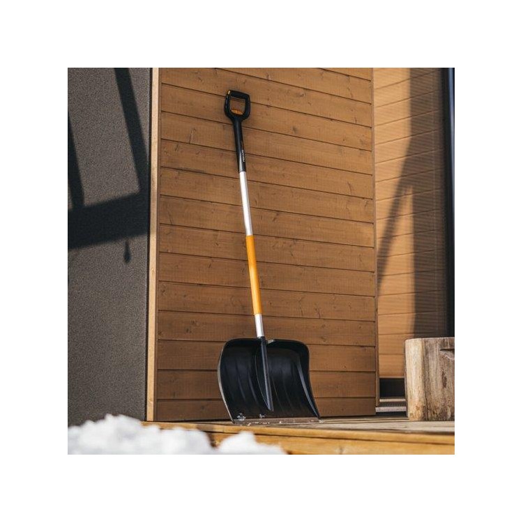 Fiskars 1057189 Shrnovač na sníh X-serie 53cm/143cm teleskop