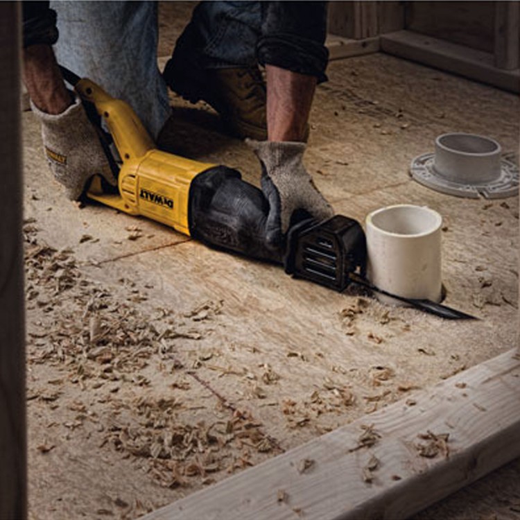 DEWALT DWE305PK Pila mečová