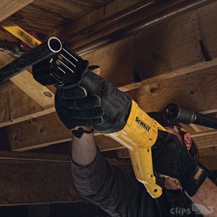 DEWALT DWE305PK Pila mečová