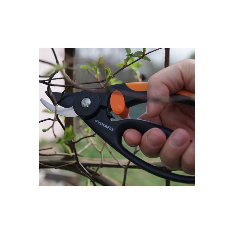 FISKARS 1001534 Nůžky zahradní s chráničem prstů