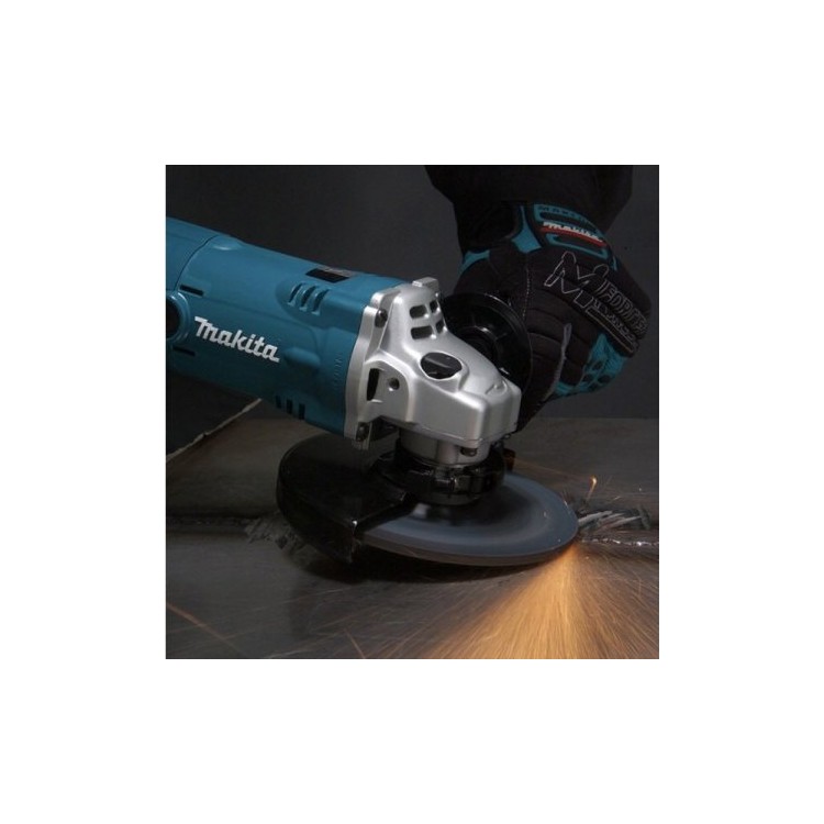 MAKITA GA6021C s elektronikou a pozvolným rozběhem
