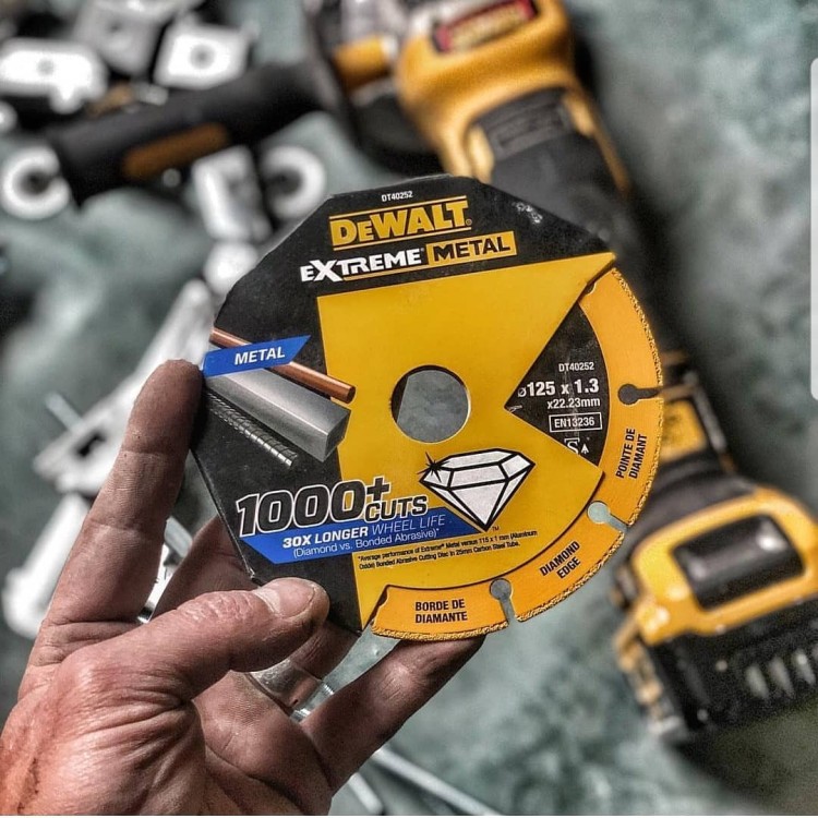 DEWALT DT40252 kotouč diamantový na kov 125x22,2x1,3mm