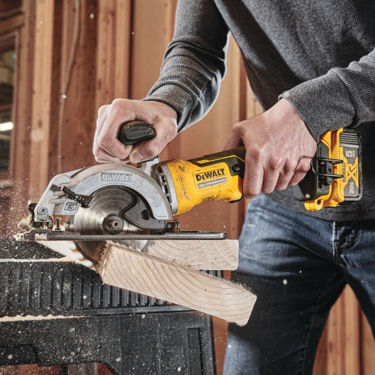 DeWALT DCS571N aku kotoučová pila 115mm