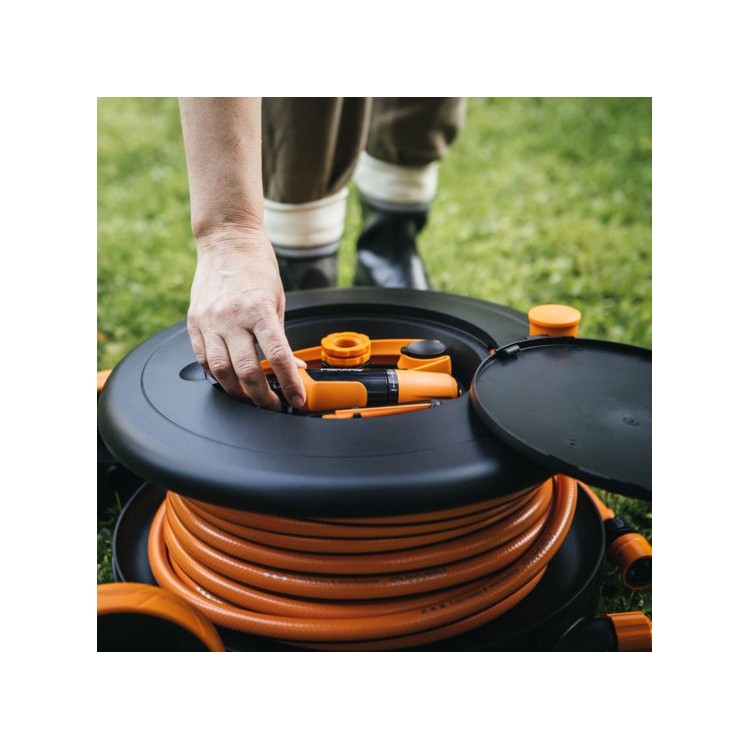 Fiskars 1023643 Vozík s bubnem a hadicí M, 13 mm (1/2”), dosah 21,5 m