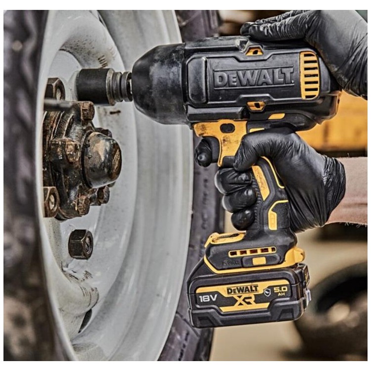 DeWalt DCF900P2T Aku rázový utahovák 18 V(1/2"),1355 Nm,2x aku 5,0 Ah,kufr Tstak