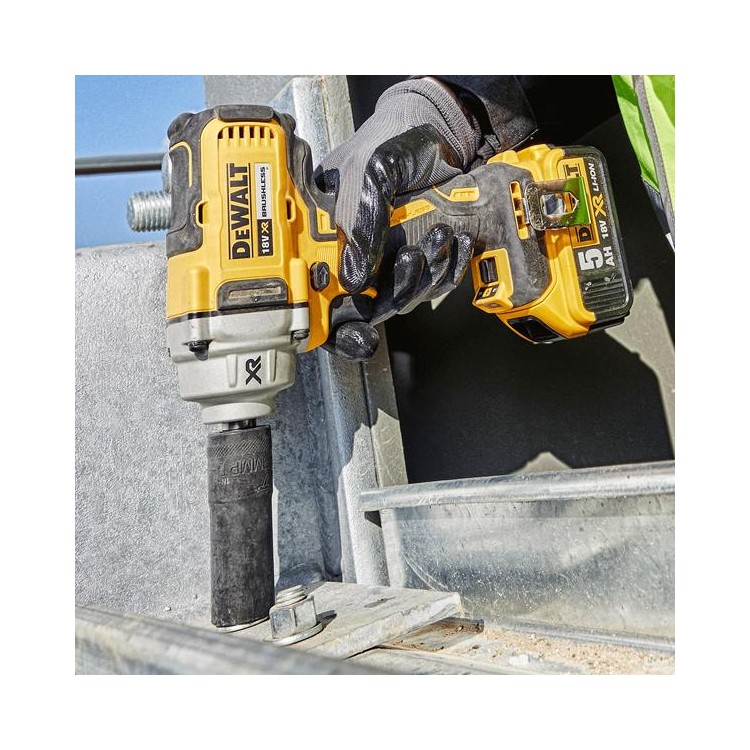 DeWALT DCF892P2T aku bezuhlíkový rázový utahovák 1/2" 18V/2x5,0Ah