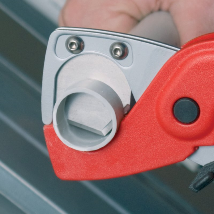 KNIPEX Nůžky na plastové trubky do 25mm