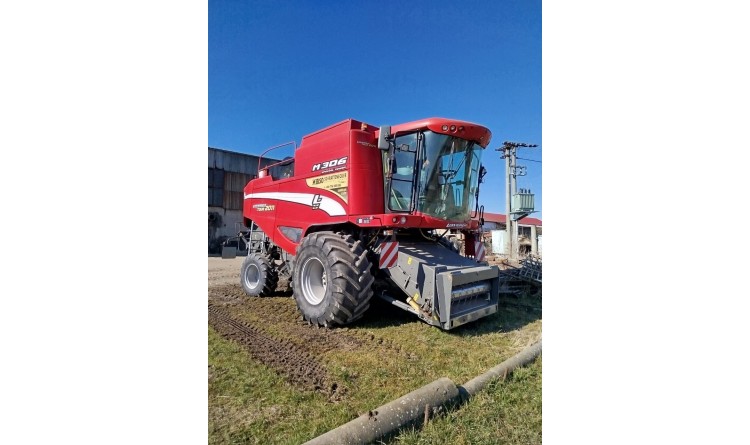 Sklízecí mlátička LAVERDA 306
