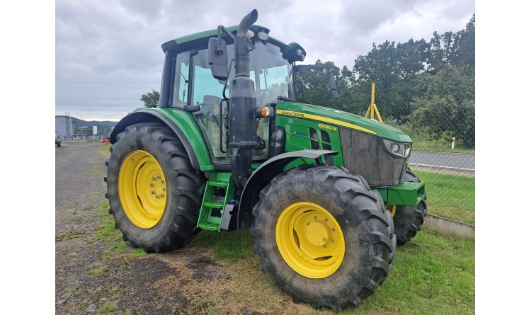 Traktor John Deere 6090M