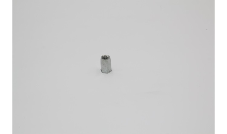 Matice M8 nýtovací