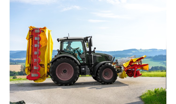 Pöttinger NOVACAT ALPHA MOTION MASTER