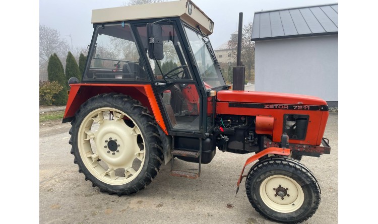 Traktor Zetor 7211