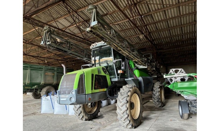 Samojízdný postřikovač TECNOMA LASER 4240