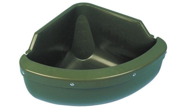 KERBL 32592 Žlab pro koně rohový 31l s hranou proti okusu