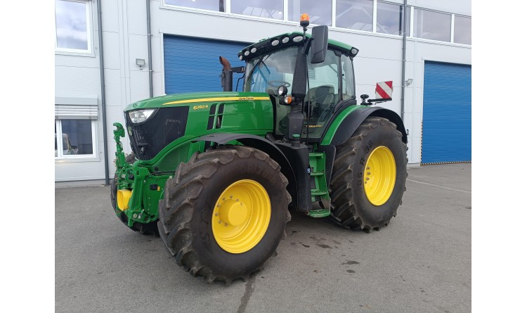 Traktor John Deere 6250R