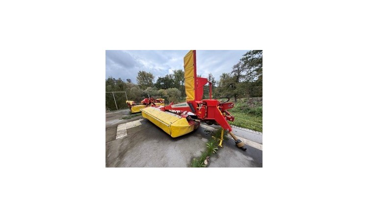 Zadně nesený diskový žací stroj se shazovacím šnekem NOVACAT 302 CF