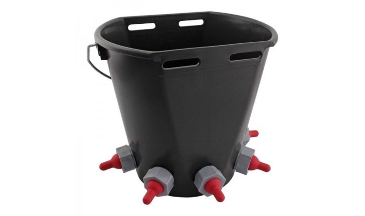 Kbelík k napájení jehňat 8 l, komplet s 5 dudlíky