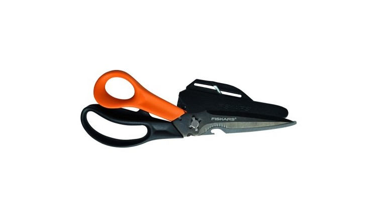 FISKARS 1000809 Nůžky ruční univerzální CUTS AND MORE 23 cm