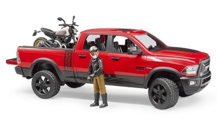 Auto terénní Ram Power Wagon s motorkou Ducati a figurkou Bruder 02502