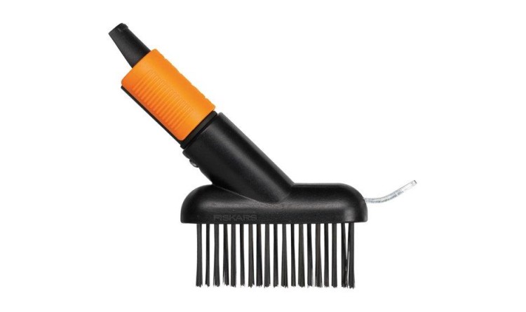 FISKARS 1000657 Kartáč QuikFit™ na spáry