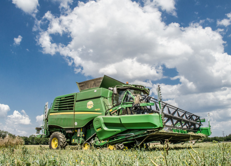 Mlátička T670i John Deere | 8. díl Agrozet od A do Zet