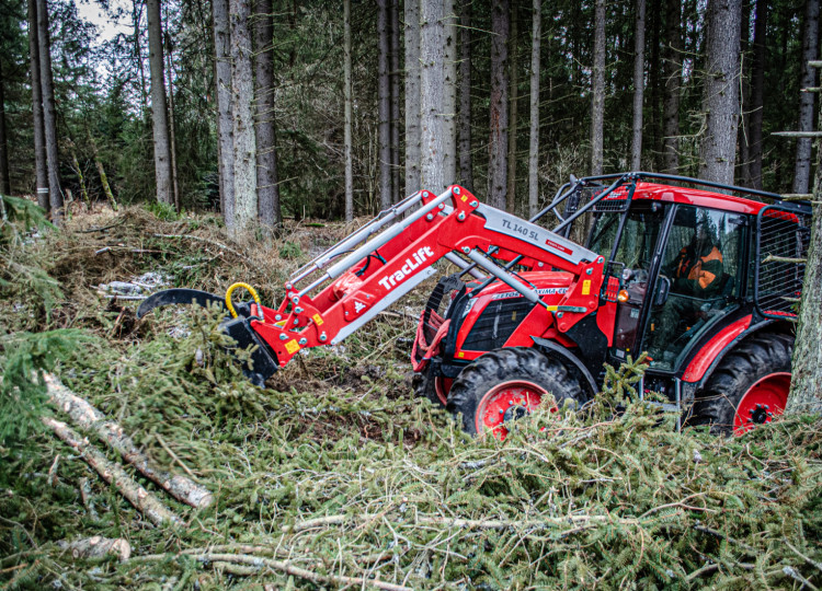 Zetor Proxima CL s lesní nástavbou