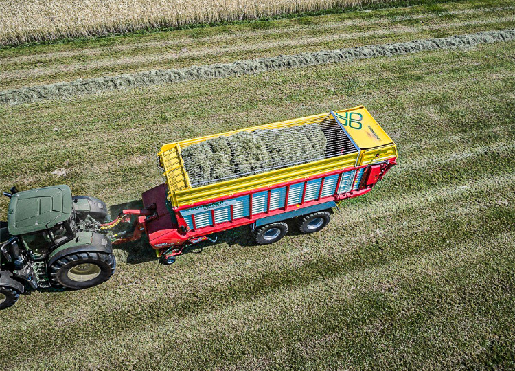 Pöttinger Torro – sbírá, řeže a transportuje-02