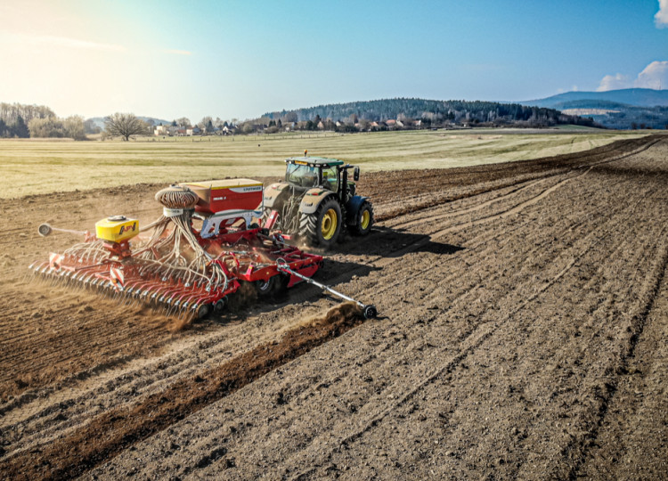 Kombinace secích strojů APV a Pöttinger_0126